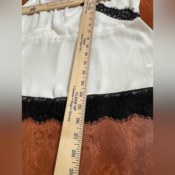 NWT Pleione Lace-trimmed Peplum Blouse Women’s Size M Surplice Neck White - Picture 12 of 16